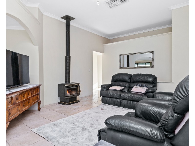 70 Watson Drive, Barragup WA 6209