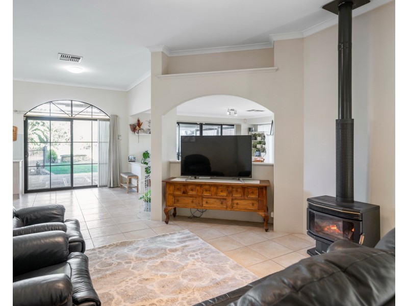 70 Watson Drive, Barragup WA 6209