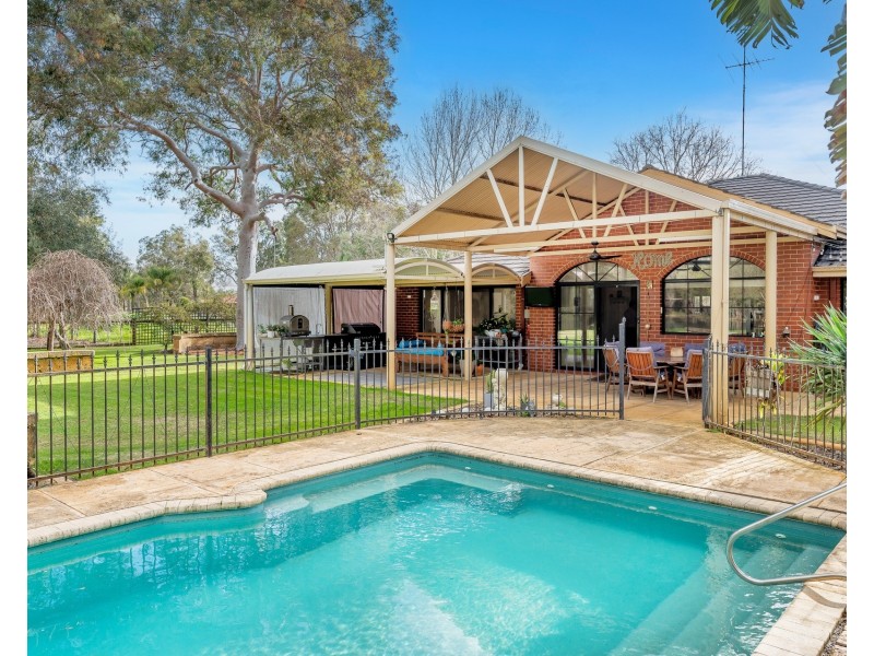 70 Watson Drive, Barragup WA 6209