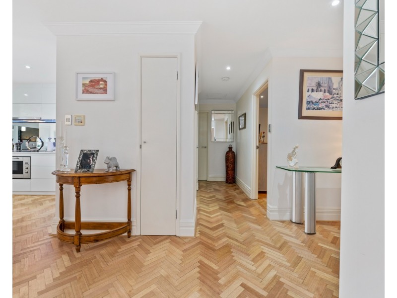 30/1 Breakwater Parade, Mandurah WA 6210