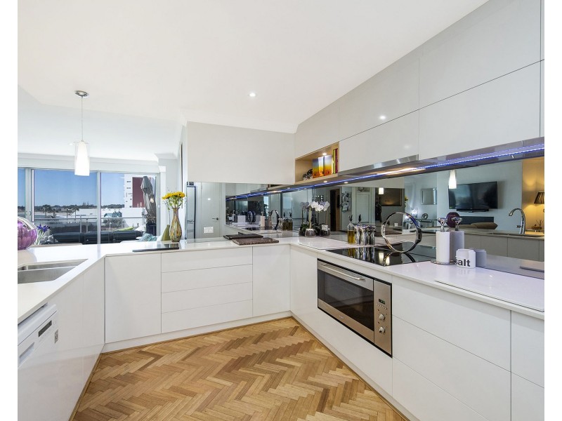 30/1 Breakwater Parade, Mandurah WA 6210