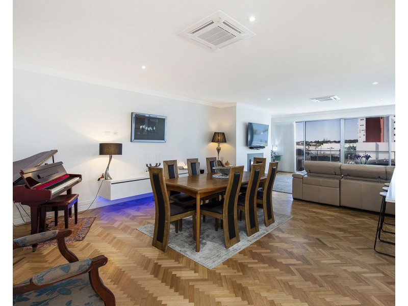 30/1 Breakwater Parade, Mandurah WA 6210