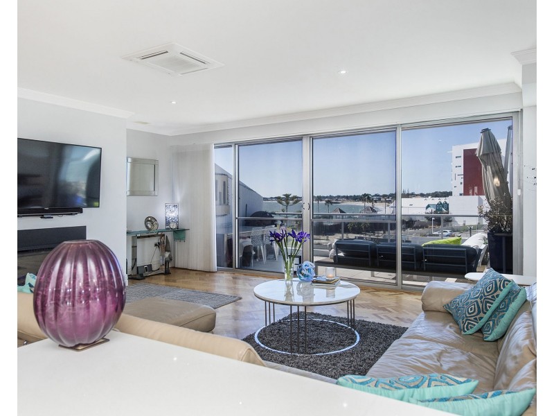 30/1 Breakwater Parade, Mandurah WA 6210
