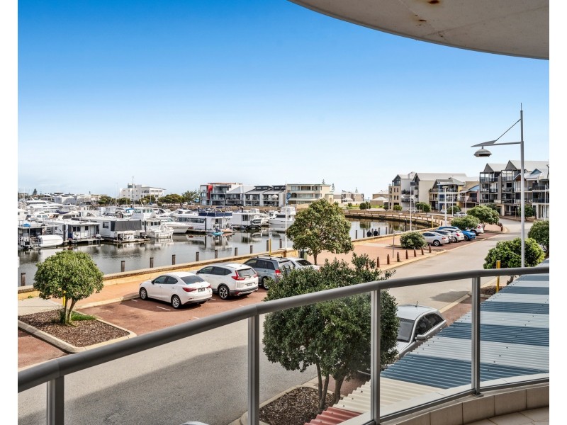 30/1 Breakwater Parade, Mandurah WA 6210