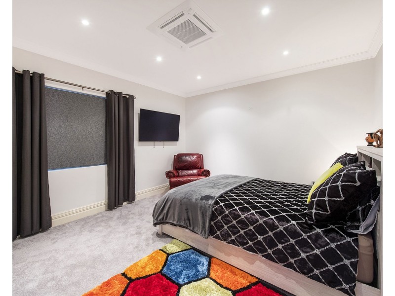 30/1 Breakwater Parade, Mandurah WA 6210