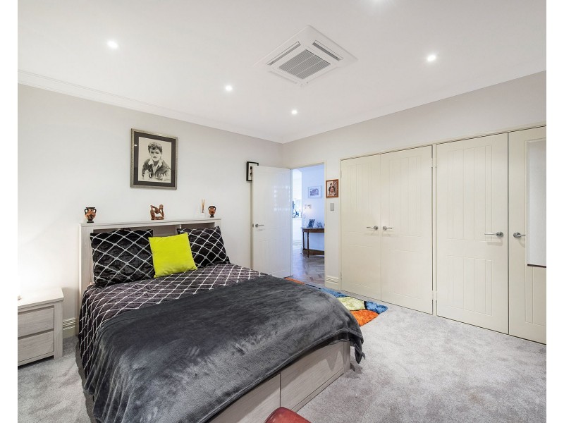 30/1 Breakwater Parade, Mandurah WA 6210