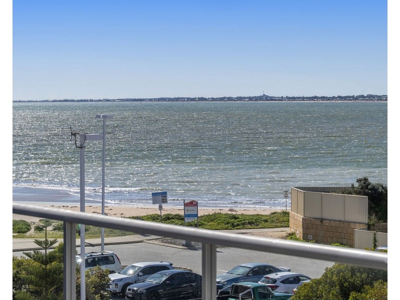 30/1 Breakwater Parade, Mandurah WA 6210