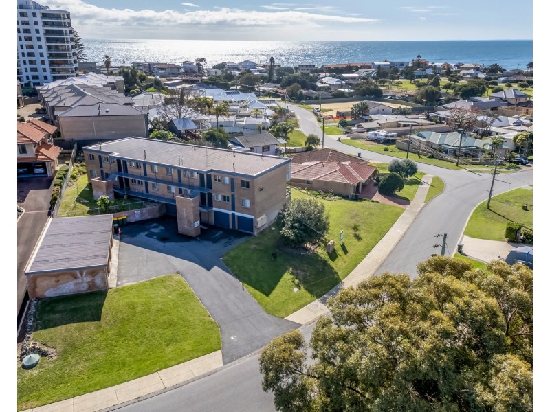 6/32 Shayne Street, Halls Head WA 6210