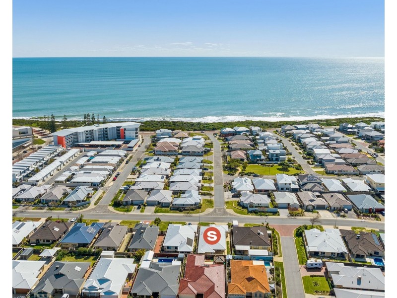 227 Peelwood Parade, Halls Head WA 6210