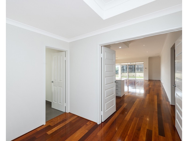 227 Peelwood Parade, Halls Head WA 6210