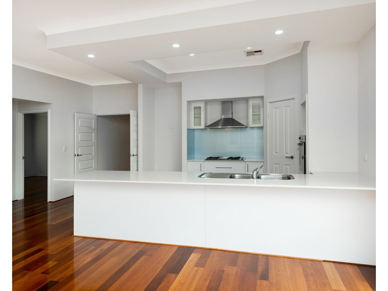 227 Peelwood Parade, Halls Head WA 6210