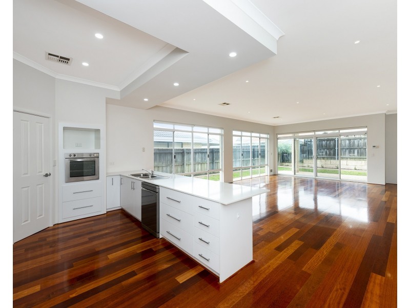 227 Peelwood Parade, Halls Head WA 6210