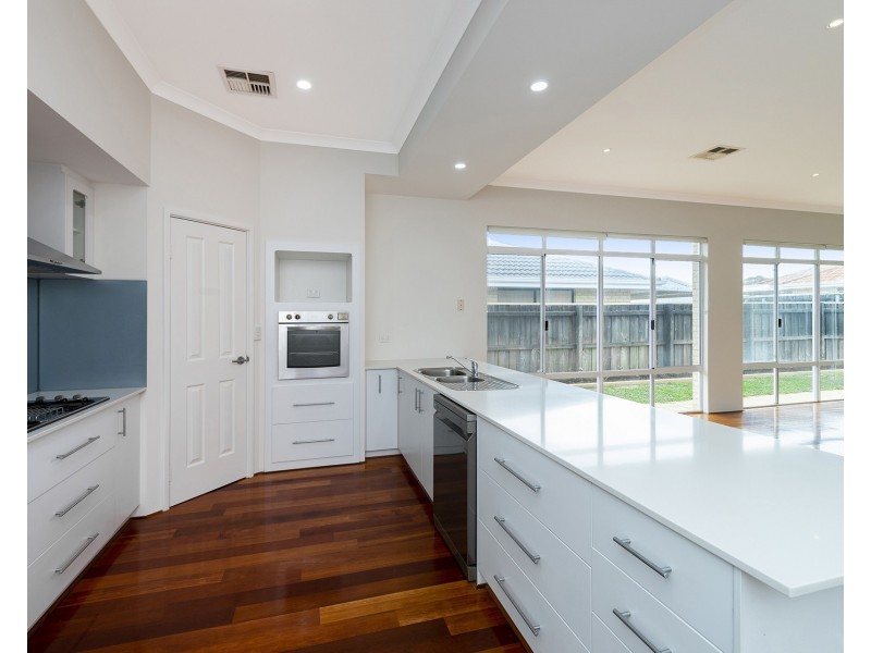 227 Peelwood Parade, Halls Head WA 6210