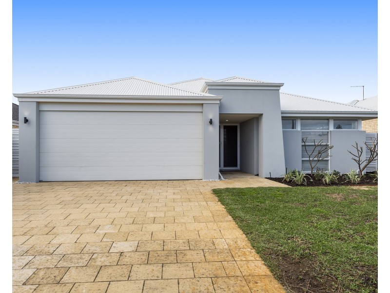 227 Peelwood Parade, Halls Head WA 6210