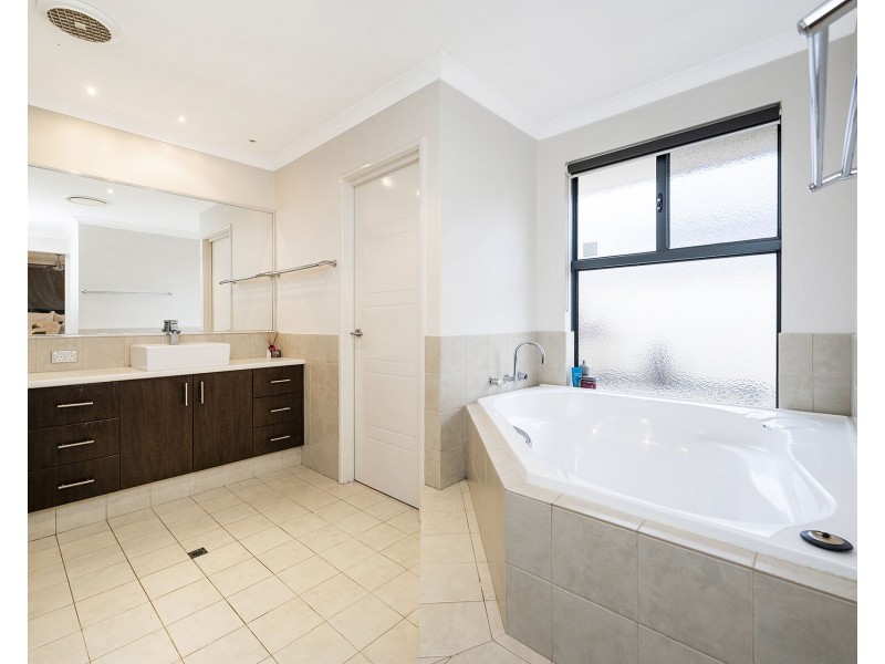 7 Tamar Break, Madora Bay WA 6210