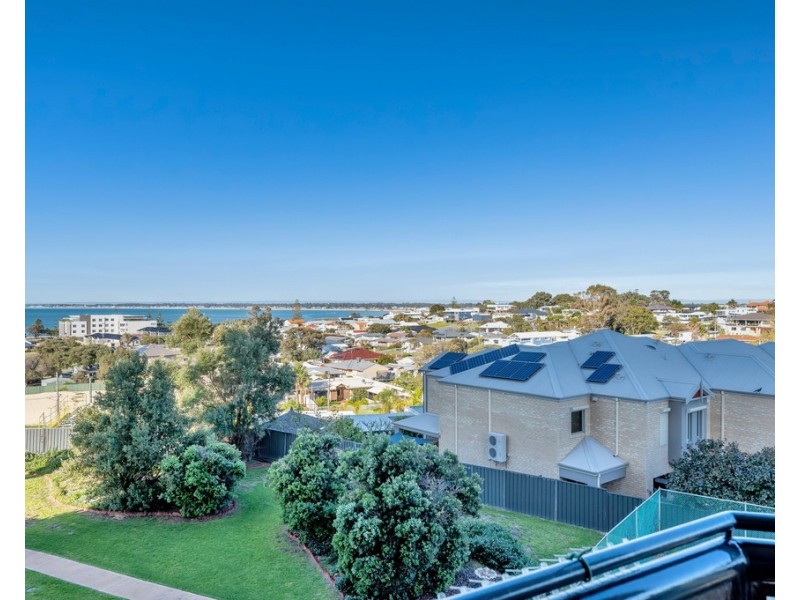 15/6A Valley Road, Halls Head WA 6210