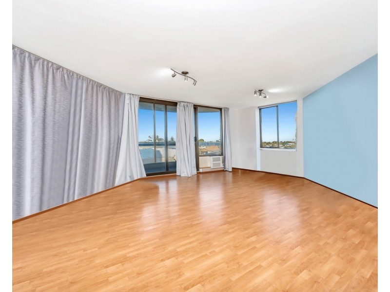 15/6A Valley Road, Halls Head WA 6210