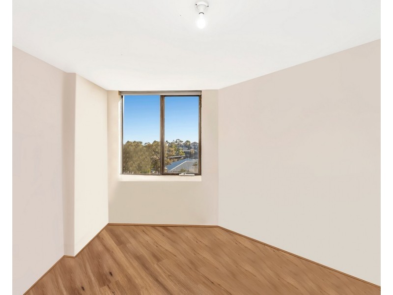 15/6A Valley Road, Halls Head WA 6210