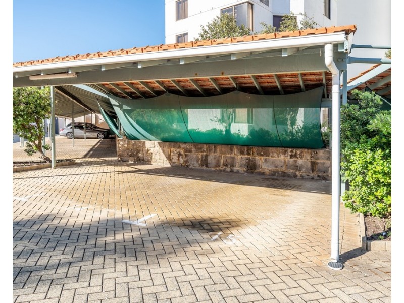 15/6A Valley Road, Halls Head WA 6210