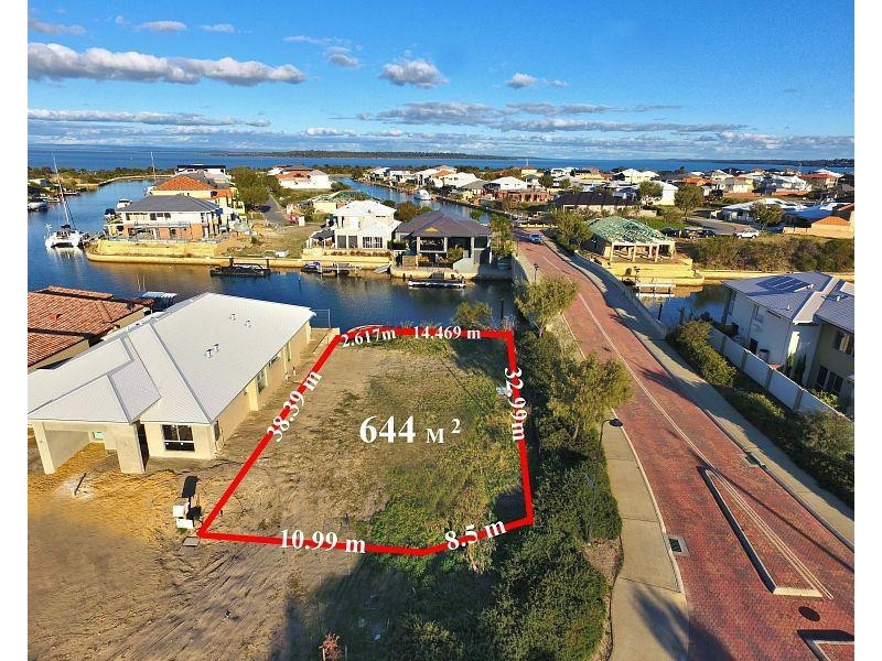 67 Queen Parade, Wannanup WA 6210