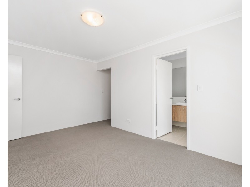 28 Bushlark Turn, Erskine WA 6210