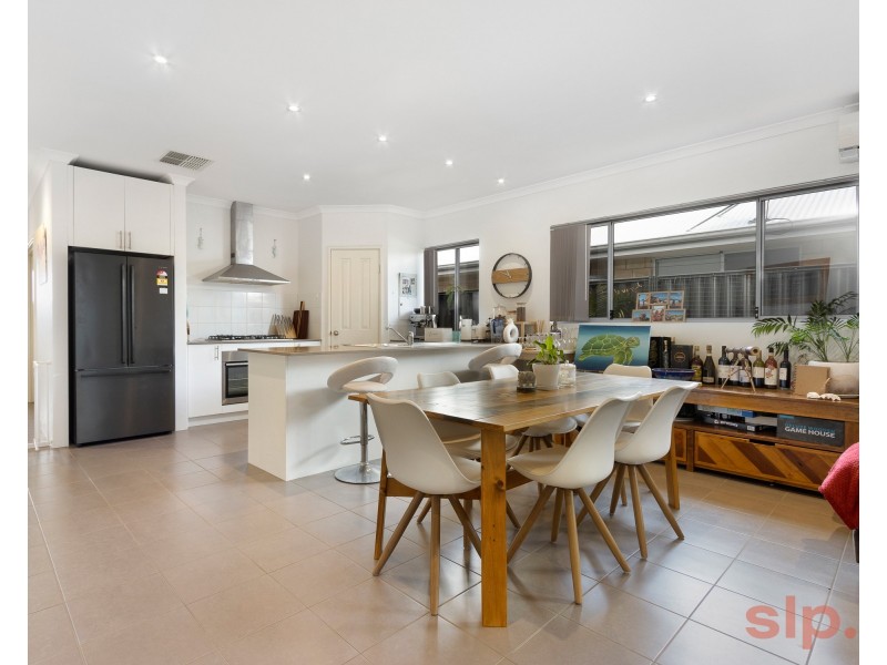 4 Indee Pass, Secret Harbour WA 6173