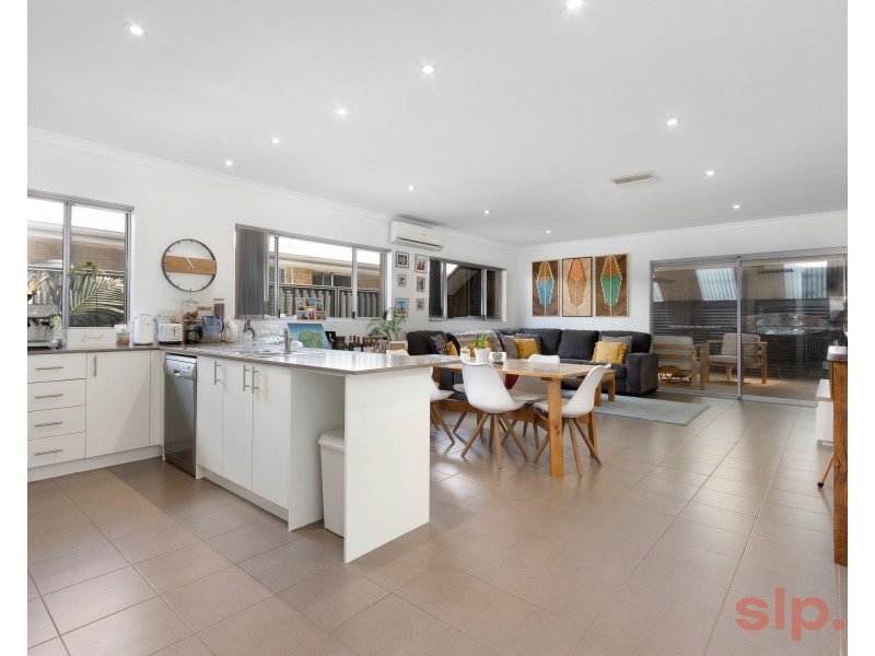 4 Indee Pass, Secret Harbour WA 6173