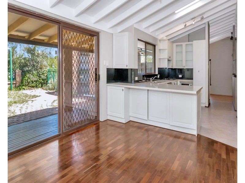 2 Gull Way, Yangebup WA 6164