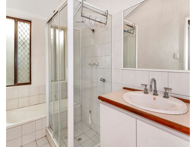 2 Gull Way, Yangebup WA 6164