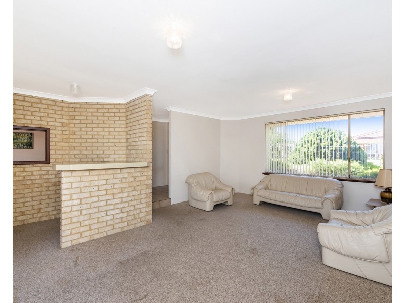 5 Quadrant Rise, Halls Head WA 6210