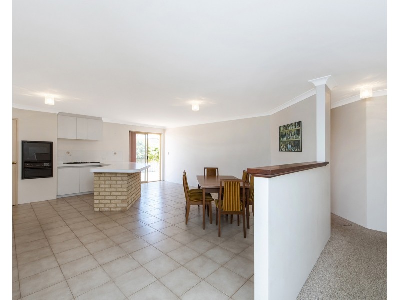 5 Quadrant Rise, Halls Head WA 6210