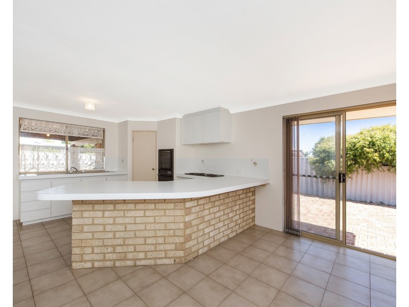 5 Quadrant Rise, Halls Head WA 6210