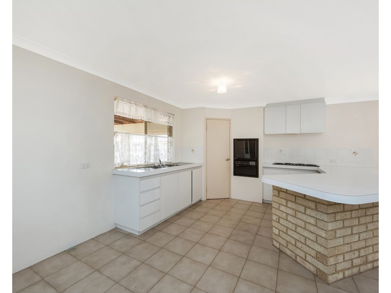 5 Quadrant Rise, Halls Head WA 6210