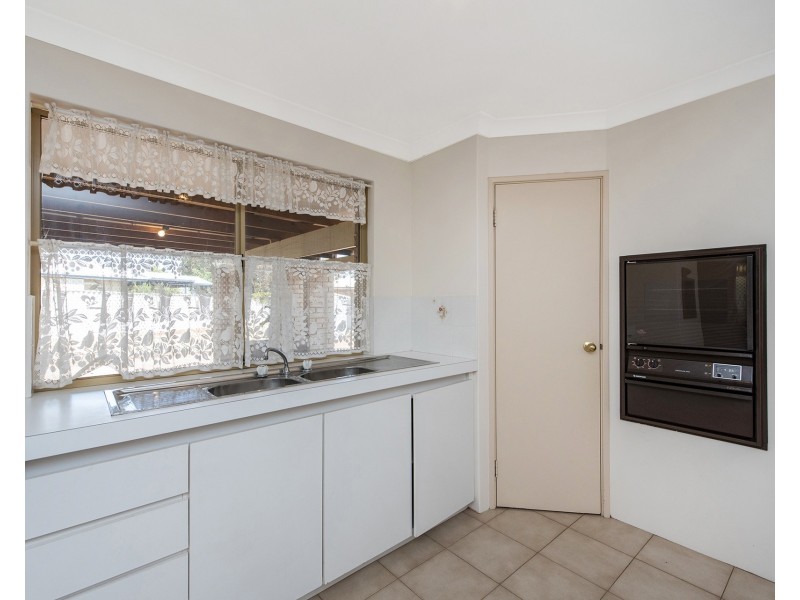 5 Quadrant Rise, Halls Head WA 6210