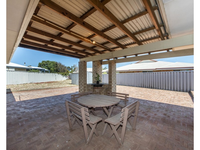 5 Quadrant Rise, Halls Head WA 6210