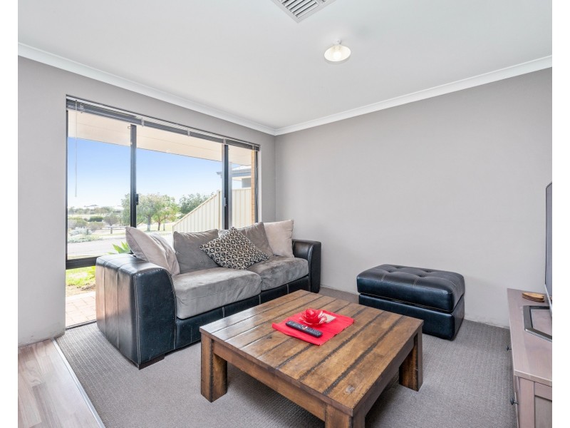 2 Keelia Vale, Lakelands WA 6180