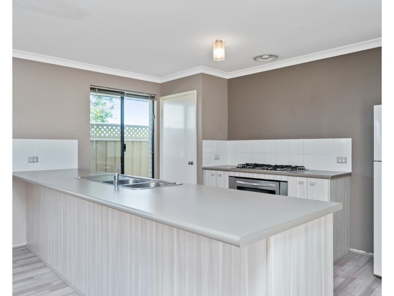 2 Keelia Vale, Lakelands WA 6180