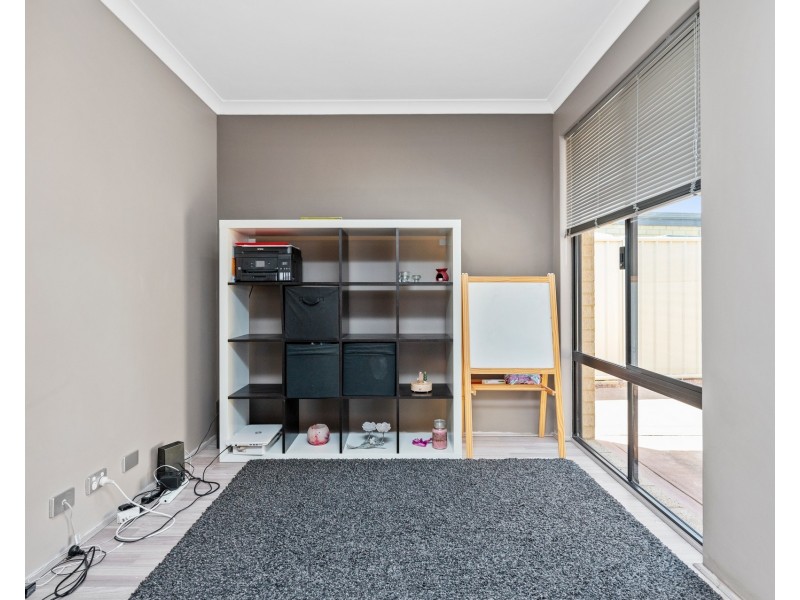 2 Keelia Vale, Lakelands WA 6180