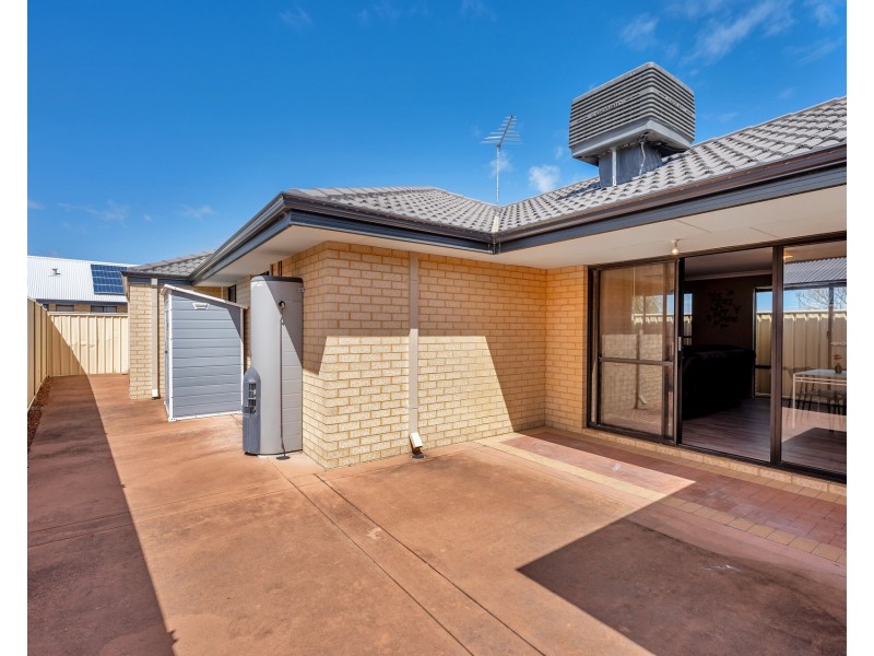2 Keelia Vale, Lakelands WA 6180