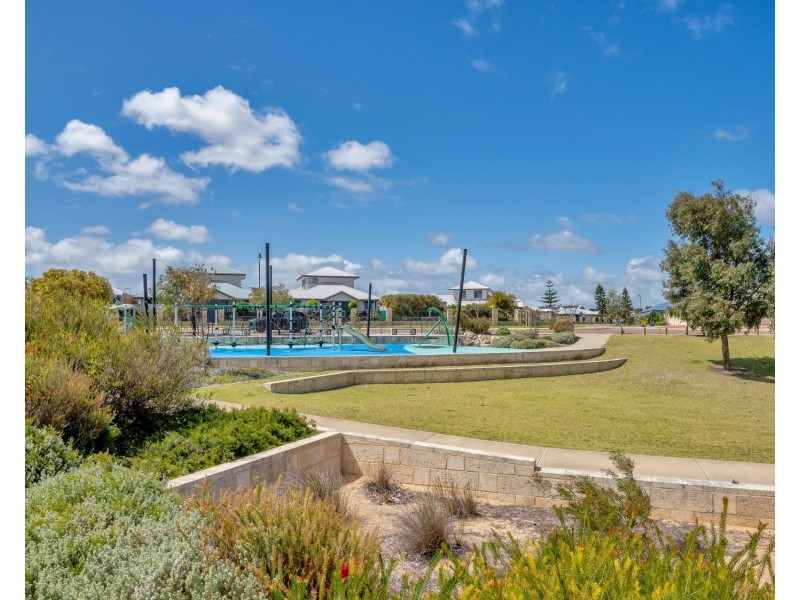 2 Keelia Vale, Lakelands WA 6180