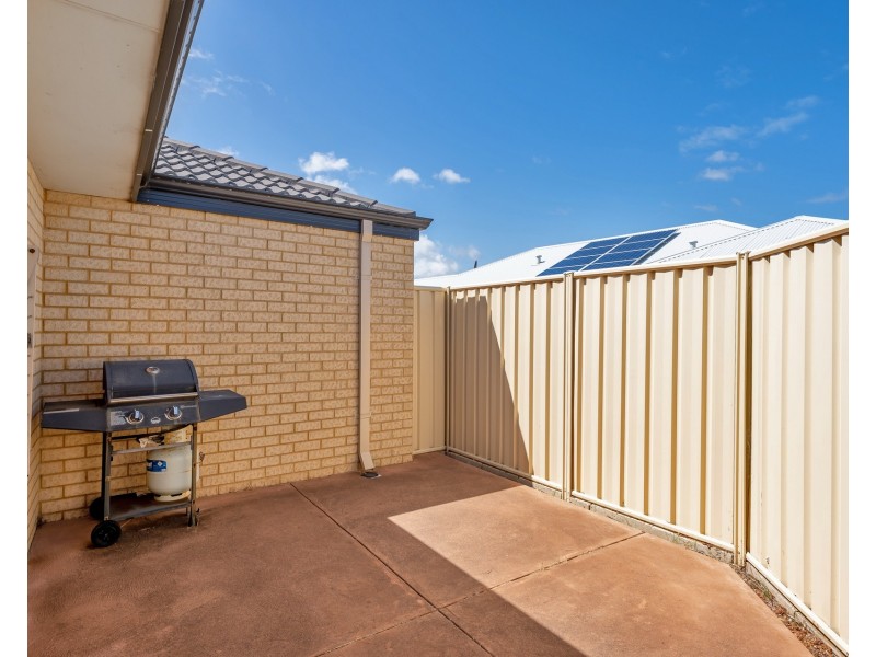 2 Keelia Vale, Lakelands WA 6180
