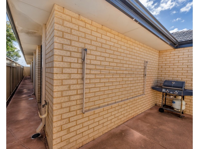 2 Keelia Vale, Lakelands WA 6180