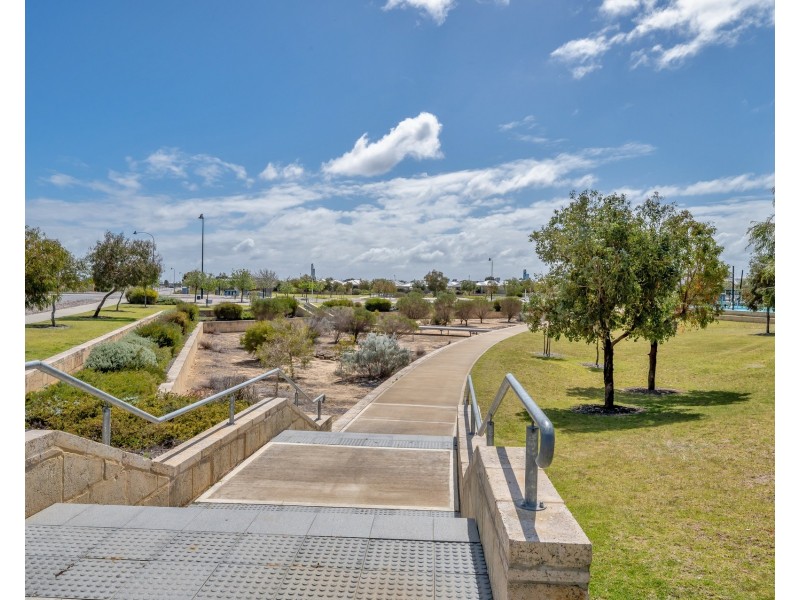 2 Keelia Vale, Lakelands WA 6180