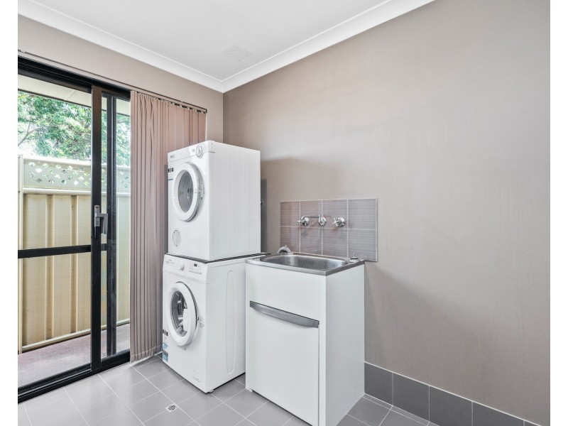 2 Keelia Vale, Lakelands WA 6180