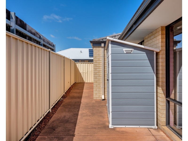 2 Keelia Vale, Lakelands WA 6180