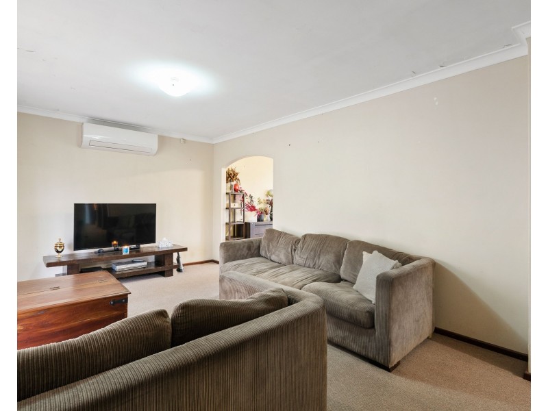 17 Chireton Place, Beechboro WA 6063