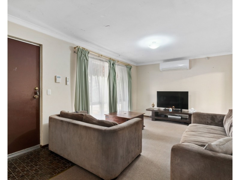 17 Chireton Place, Beechboro WA 6063