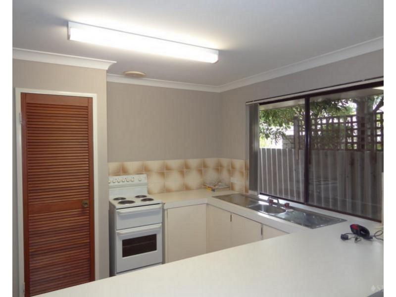 2B Sandalwood Parade, Halls Head WA 6210