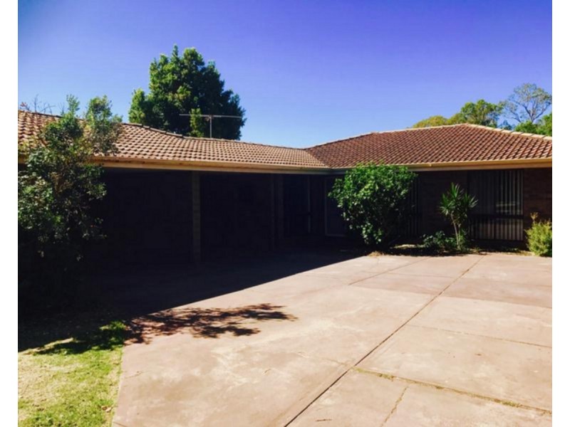 2B Sandalwood Parade, Halls Head WA 6210