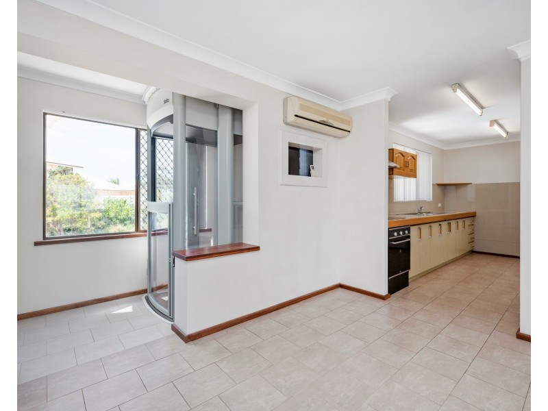 56B Halls Head Parade, Halls Head WA 6210